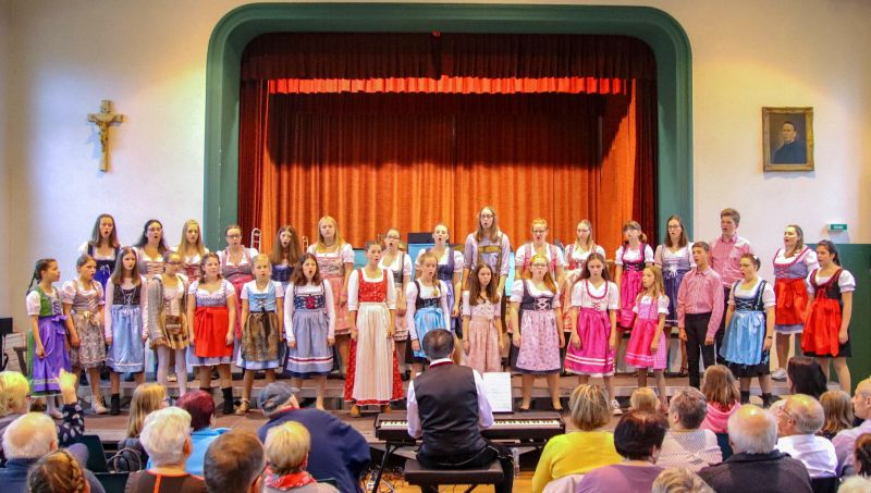 News-Beitrag mit Titel Kinder- und Jugendchor Freisen gab Konzert in Dirndl und Lederhose 